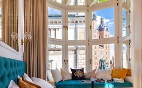 Feniks Main Square By Fragola Collection