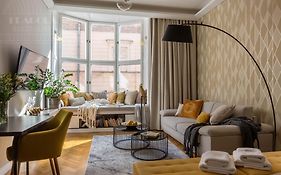 Feniks Main Square By Fragola Collection